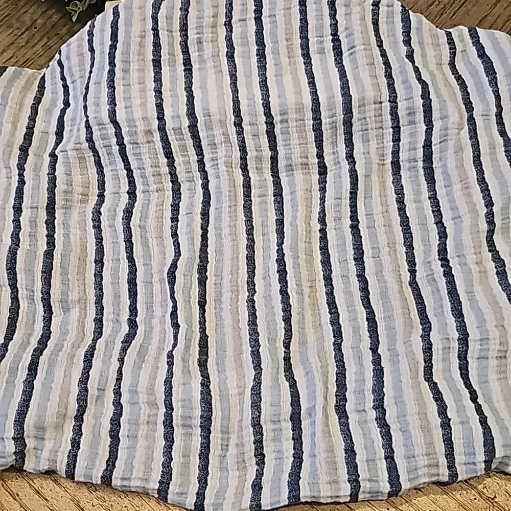 Changing table cover blie stripe